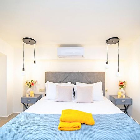 Villas Epta Karpi Complex Of 7 Luxury Villas Skriperon エクステリア 写真