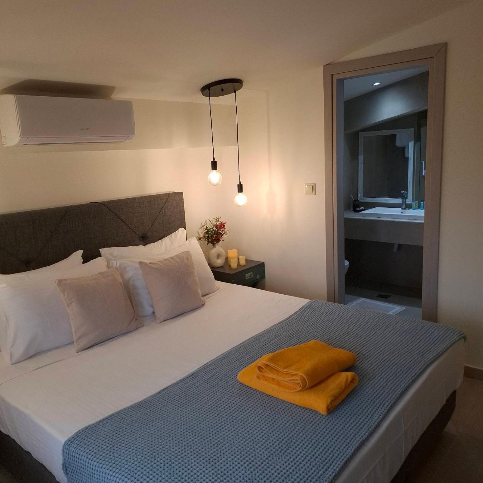Villas Epta Karpi Complex Of 7 Luxury Villas Skriperon エクステリア 写真